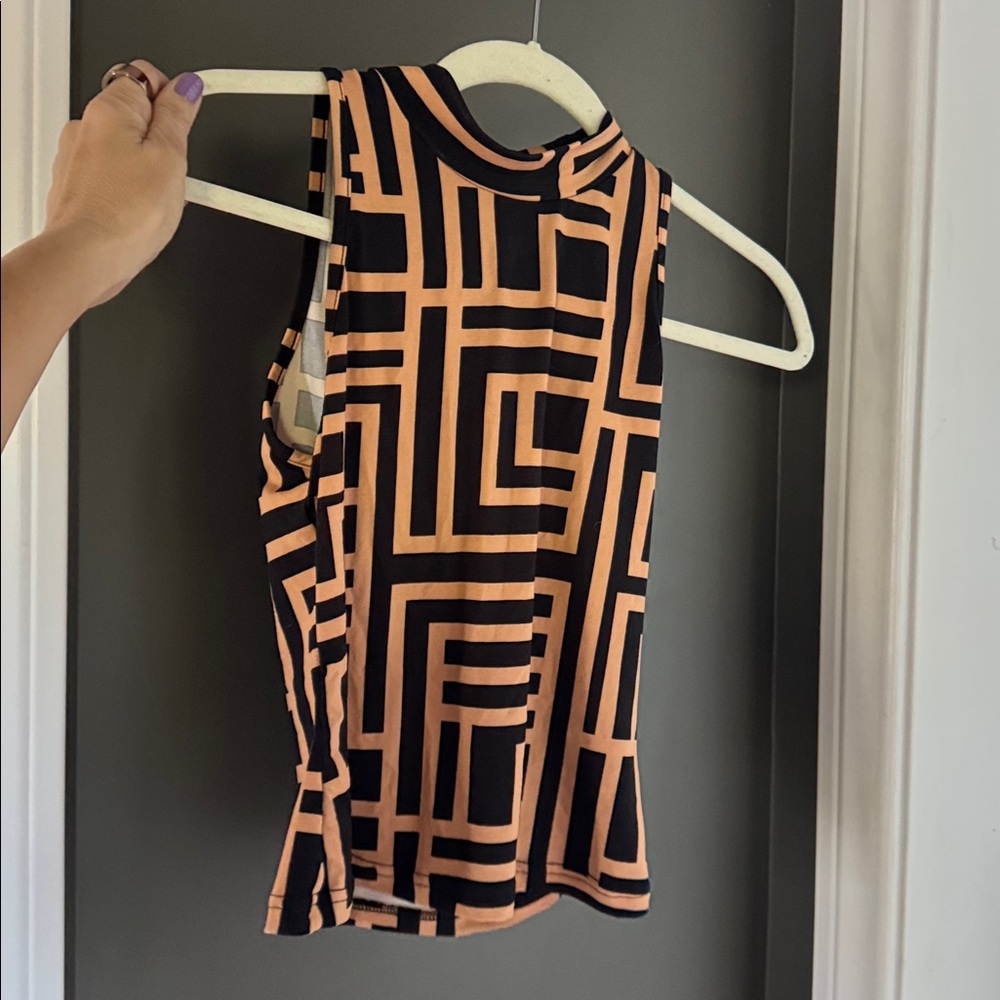 SHEIN Black and Tan Geometric Sleeveless Top